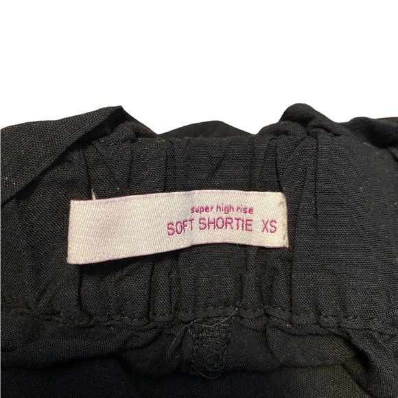 Black paper bag shorts - Picture 3 of 5